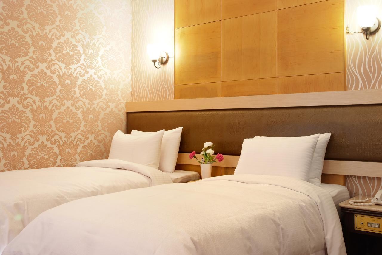 Pink Lotus Hotel Тайбей Екстер'єр фото