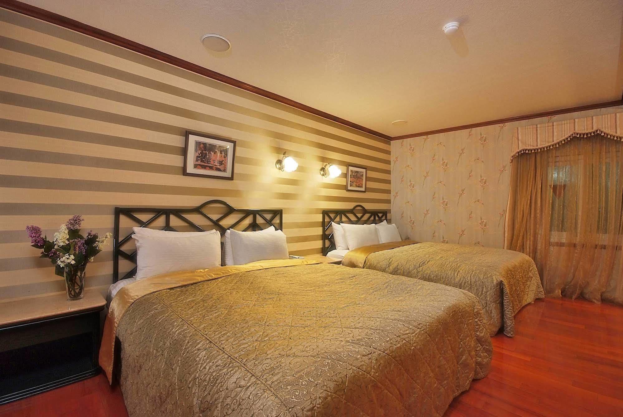 Pink Lotus Hotel Тайбей Екстер'єр фото